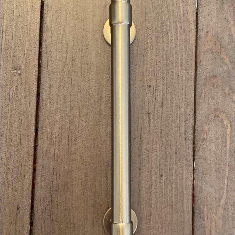 Metal drawer/cabinet pulls - Picture 3 of 4